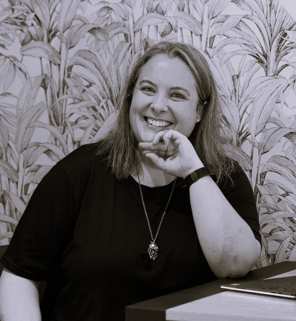 Emilie professionnelle de l'organisation à Angers et Nantes